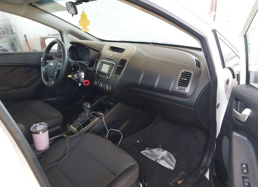 Photo 5 of 2017 Kia Forte LX (VIN 3KPFL4A72HE148626)