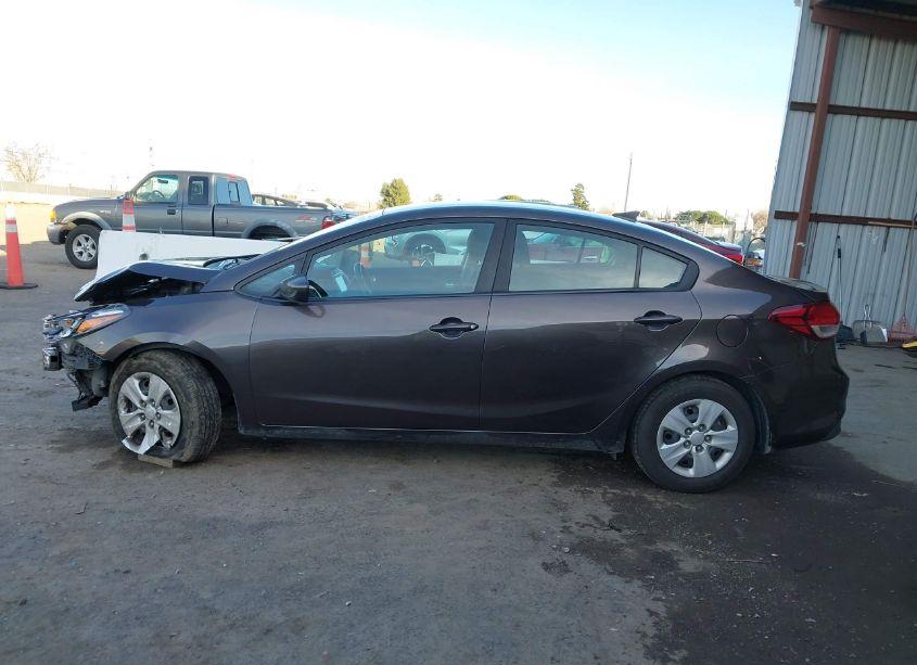 Photo 15 of 2018 Kia Forte LX (VIN 3KPFL4A72JE164802)