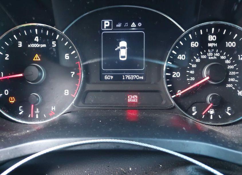 Photo 16 of 2018 Kia Forte LX (VIN 3KPFL4A72JE164802)