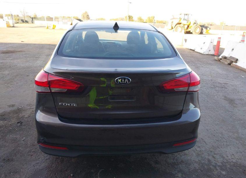 Photo 17 of 2018 Kia Forte LX (VIN 3KPFL4A72JE164802)