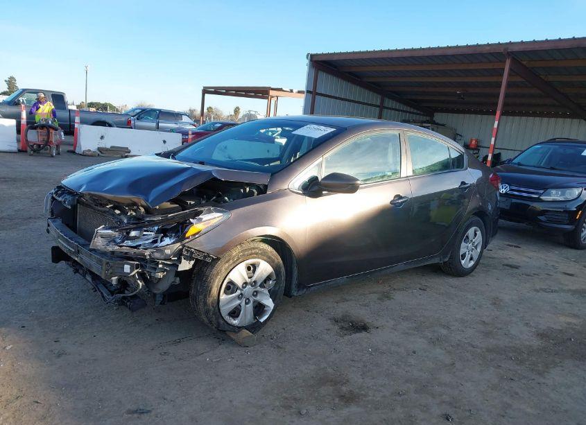 Photo 2 of 2018 Kia Forte LX (VIN 3KPFL4A72JE164802)