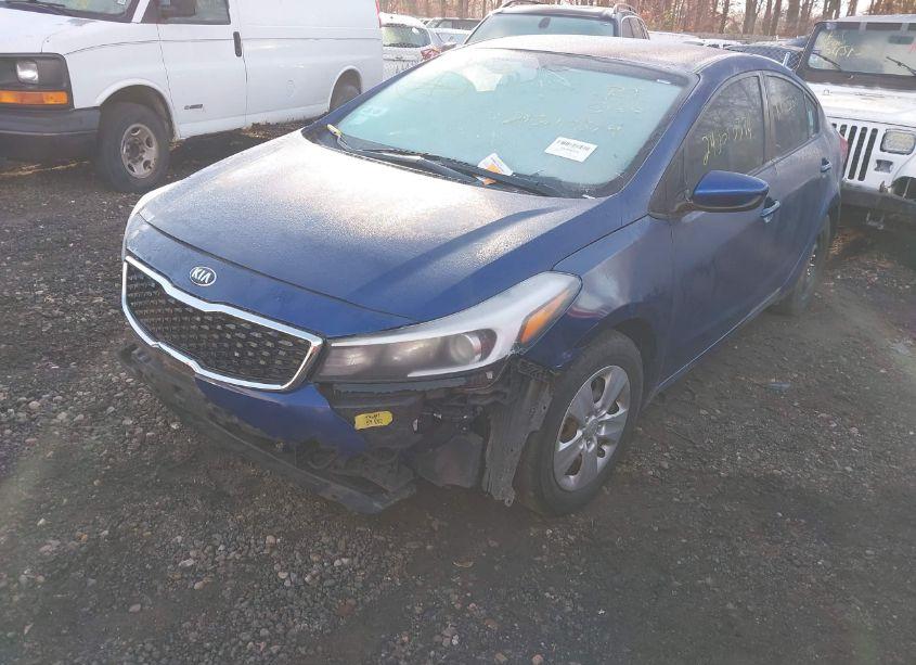 Photo 2 of 2018 Kia Forte LX (VIN 3KPFL4A72JE178991)