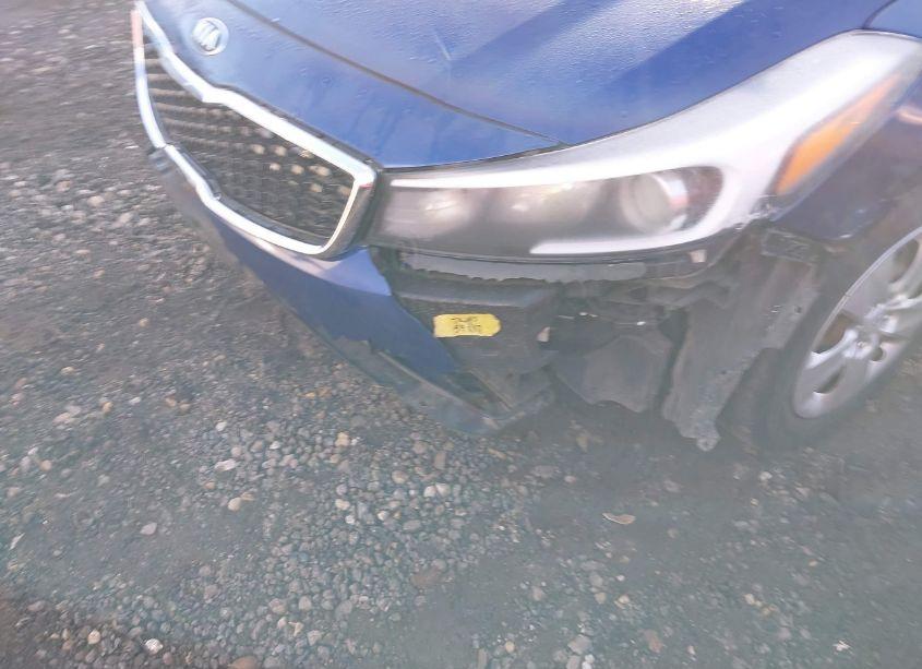 Photo 6 of 2018 Kia Forte LX (VIN 3KPFL4A72JE178991)