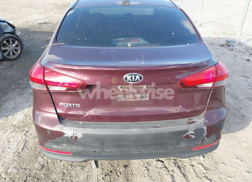 Photo 16 of 2018 Kia Forte LX (VIN 3KPFL4A72JE181759)