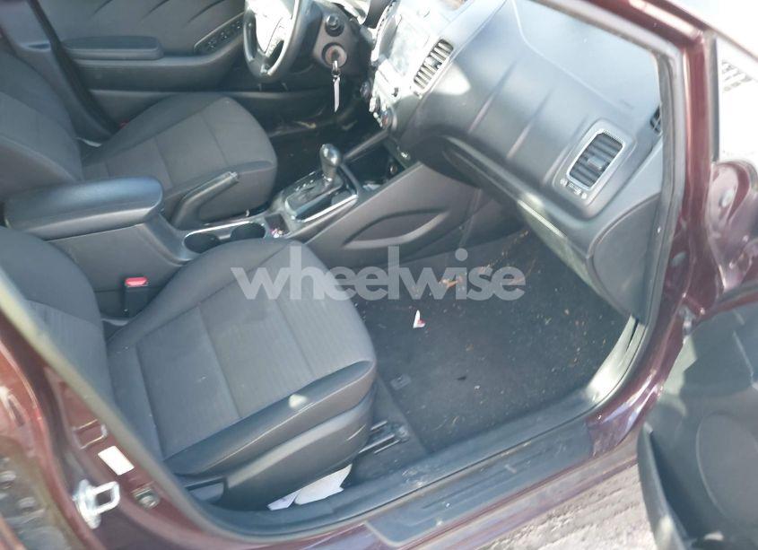 Photo 5 of 2018 Kia Forte LX (VIN 3KPFL4A72JE181759)