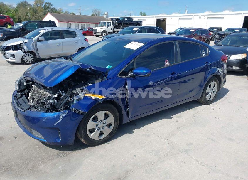 Photo 2 of 2018 Kia Forte LX (VIN 3KPFL4A72JE182619)