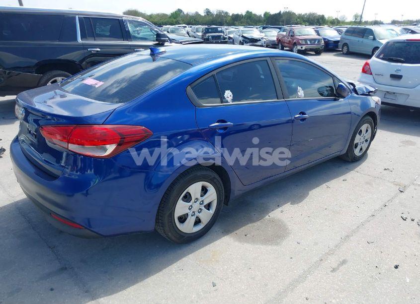 Photo 4 of 2018 Kia Forte LX (VIN 3KPFL4A72JE182619)