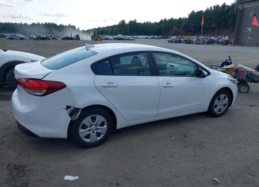 Photo 13 of 2018 Kia Forte LX (VIN 3KPFL4A72JE230331)