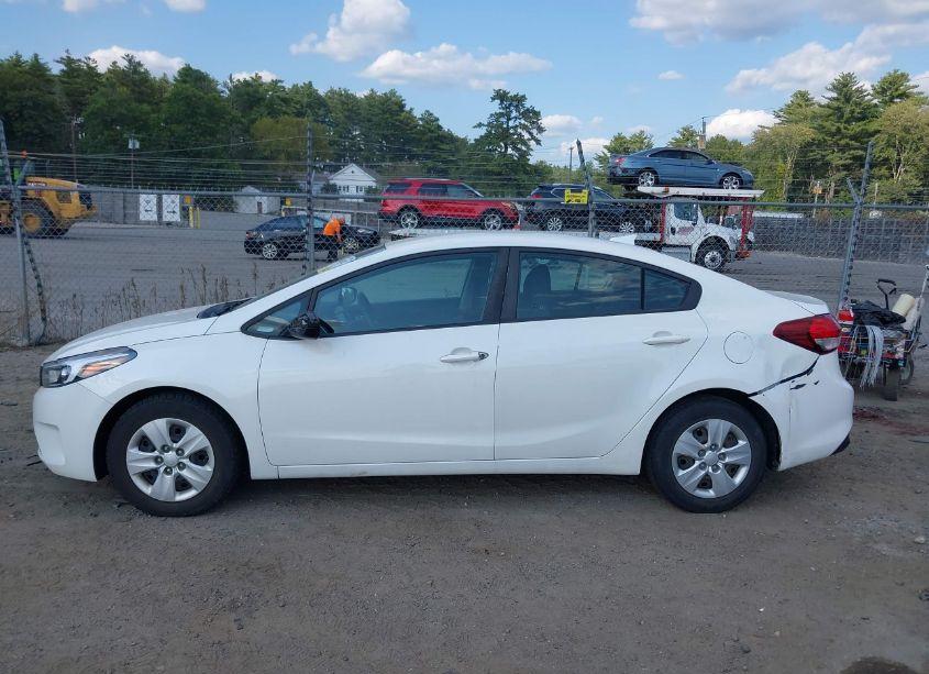 Photo 14 of 2018 Kia Forte LX (VIN 3KPFL4A72JE230331)