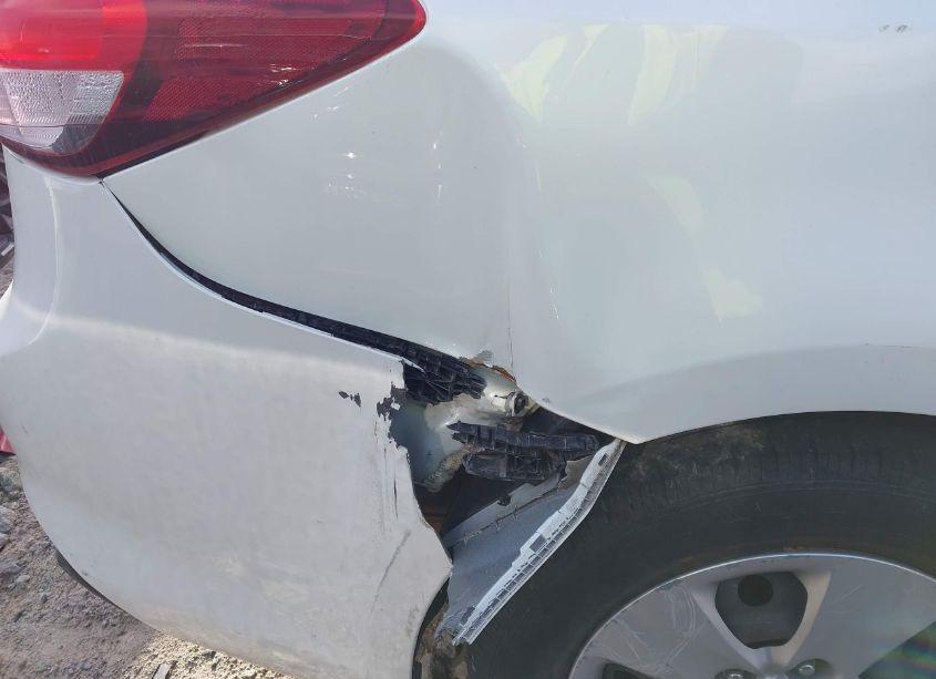 Photo 17 of 2018 Kia Forte LX (VIN 3KPFL4A72JE230331)