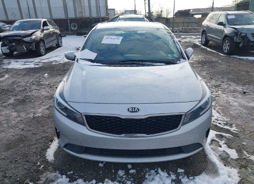 Photo 13 of 2018 Kia Forte LX (VIN 3KPFL4A72JE248201)
