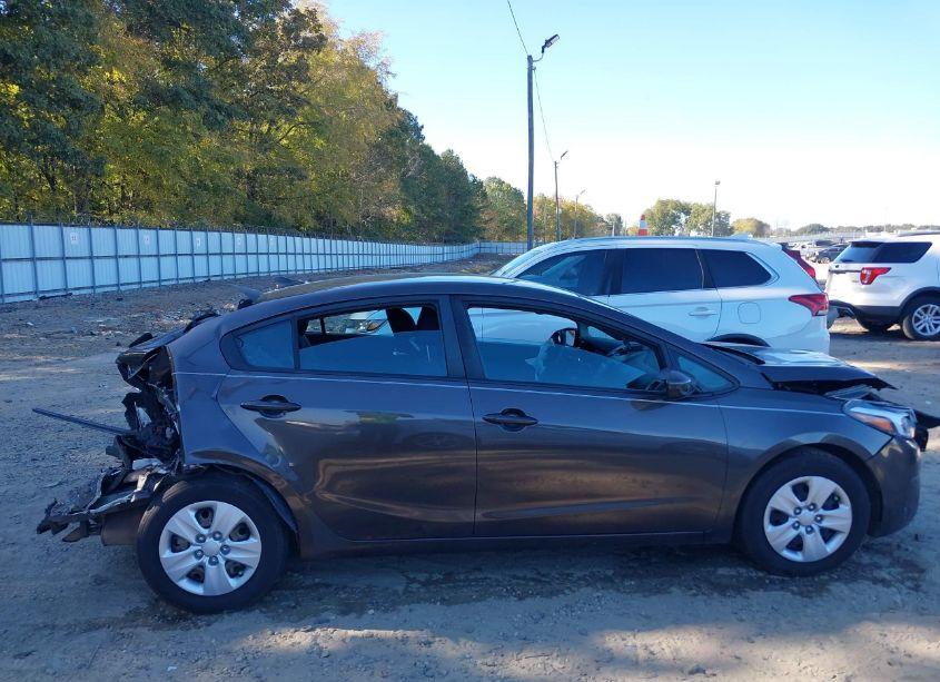 Photo 13 of 2017 Kia Forte LX (VIN 3KPFL4A73HE006608)