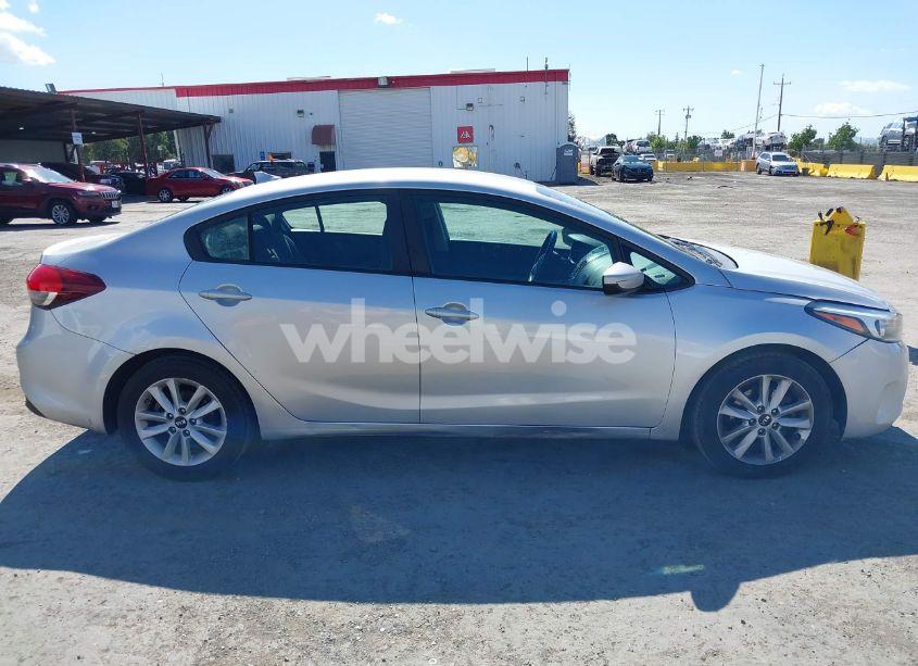Photo 14 of 2017 Kia Forte LX (VIN 3KPFL4A73HE010416)