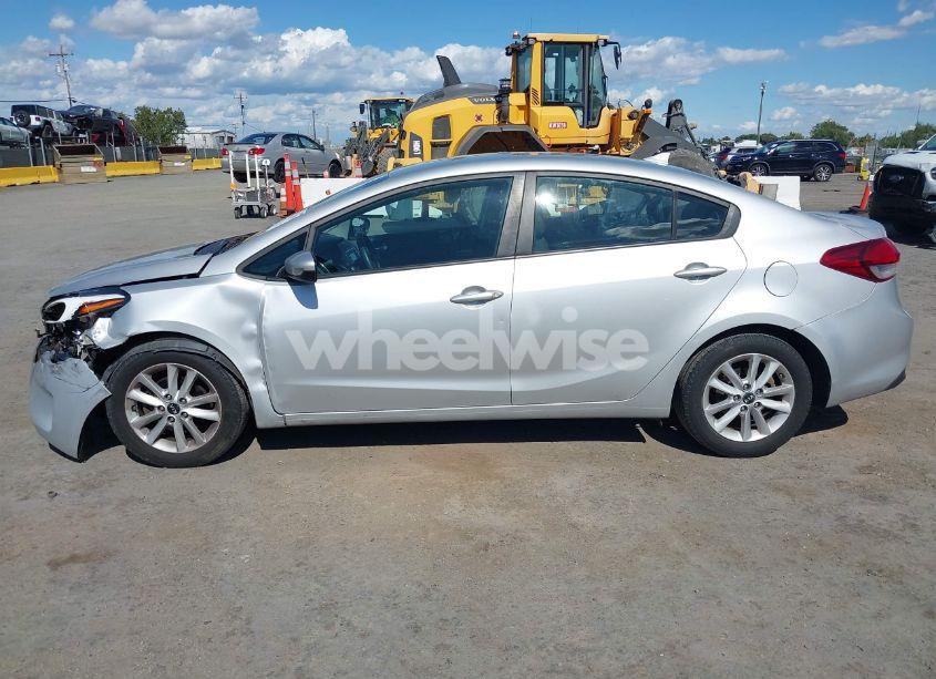 Photo 15 of 2017 Kia Forte LX (VIN 3KPFL4A73HE010416)