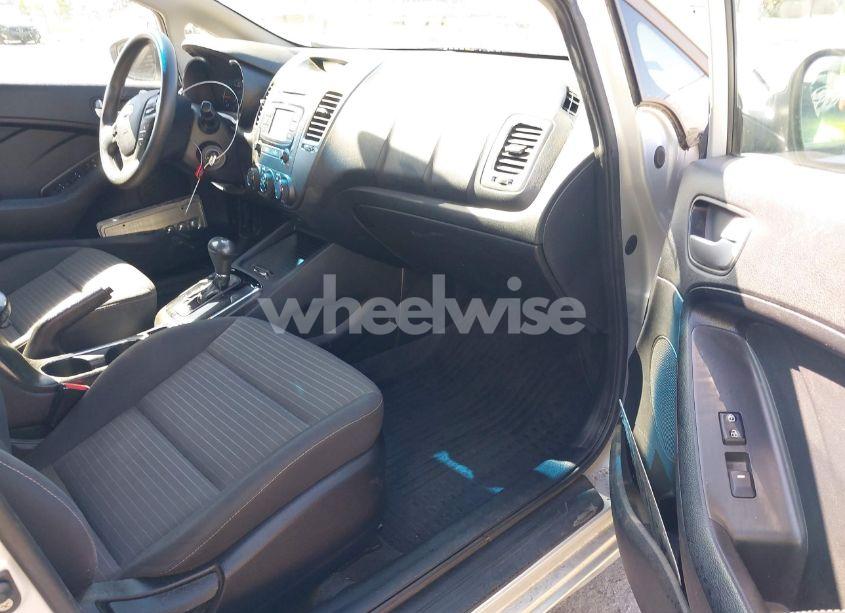 Photo 5 of 2017 Kia Forte LX (VIN 3KPFL4A73HE010416)