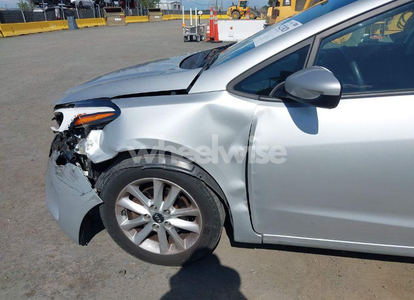 Photo 6 of 2017 Kia Forte LX (VIN 3KPFL4A73HE010416)