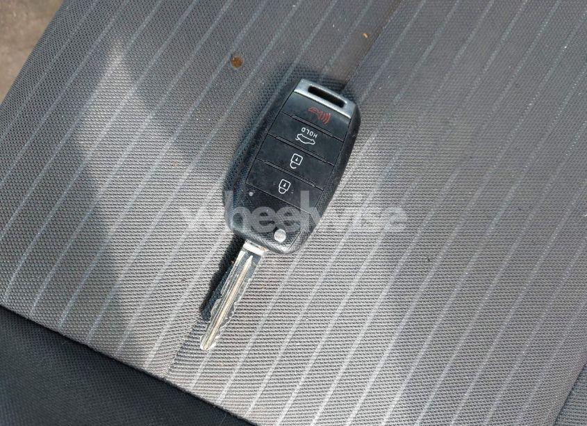 Photo 11 of 2017 Kia Forte LX (VIN 3KPFL4A73HE012084)