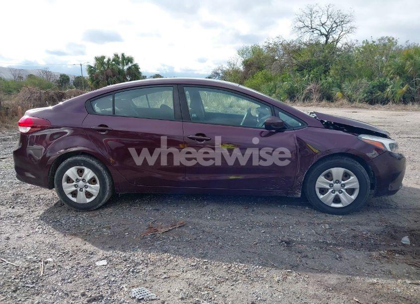 Photo 13 of 2017 Kia Forte LX (VIN 3KPFL4A73HE012084)