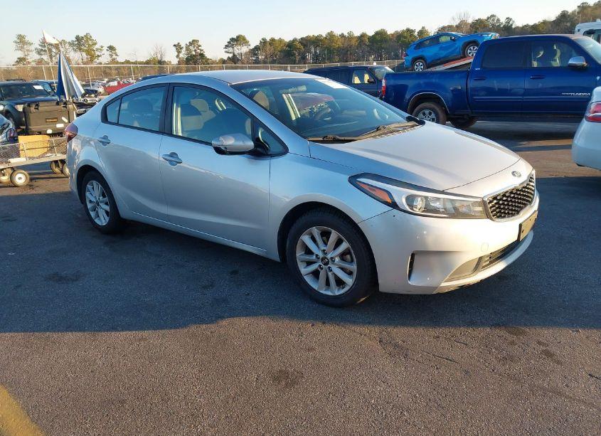 2017 Kia Forte LX (VIN 3KPFL4A73HE014353) main photo