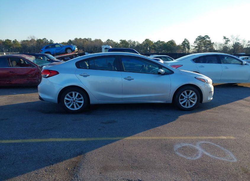 Photo 13 of 2017 Kia Forte LX (VIN 3KPFL4A73HE014353)