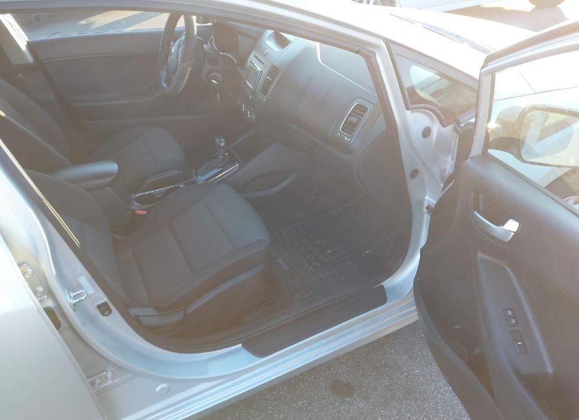 Photo 5 of 2017 Kia Forte LX (VIN 3KPFL4A73HE014353)