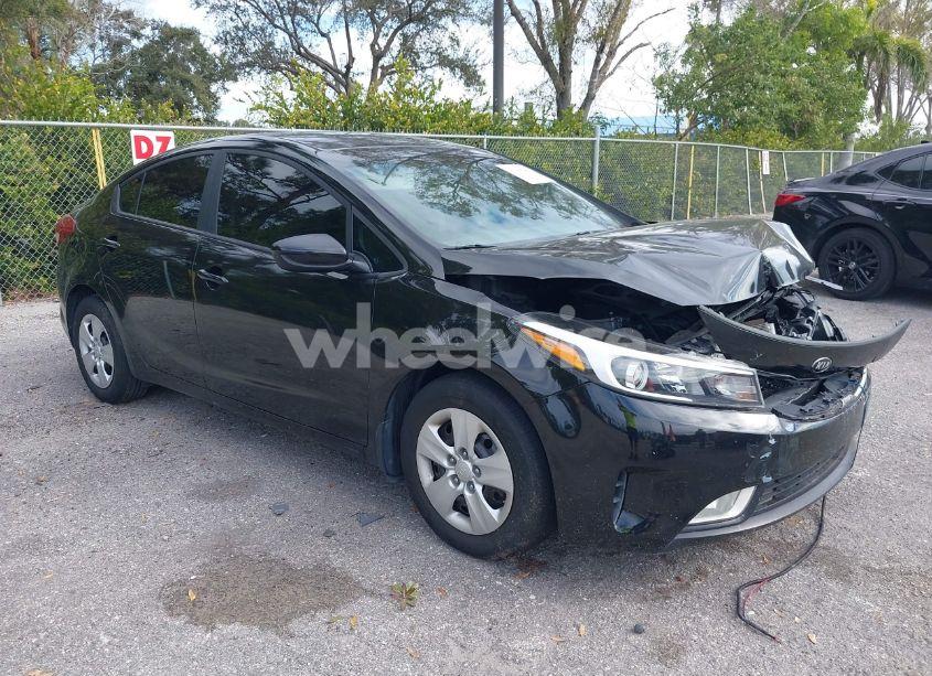 2017 Kia Forte LX (VIN 3KPFL4A73HE096889) main photo