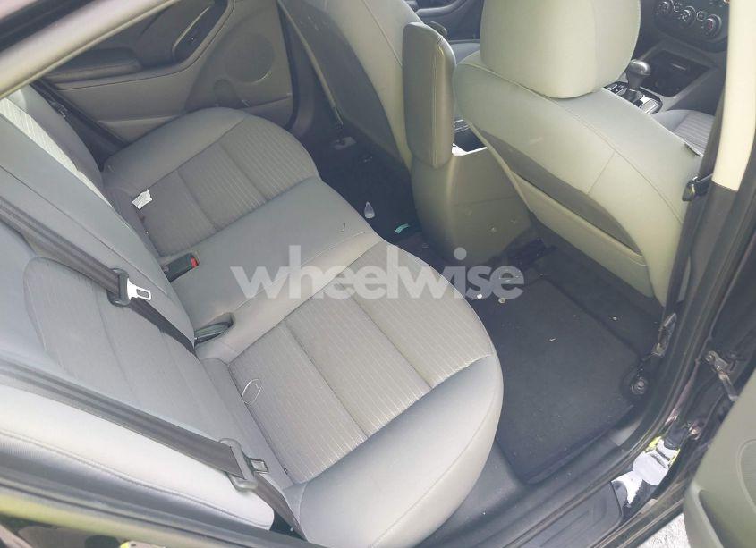 Photo 8 of 2017 Kia Forte LX (VIN 3KPFL4A73HE096889)