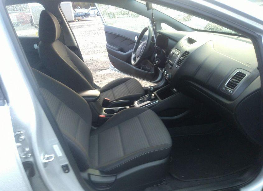 Photo 5 of 2017 Kia Forte LX (VIN 3KPFL4A73HE132337)