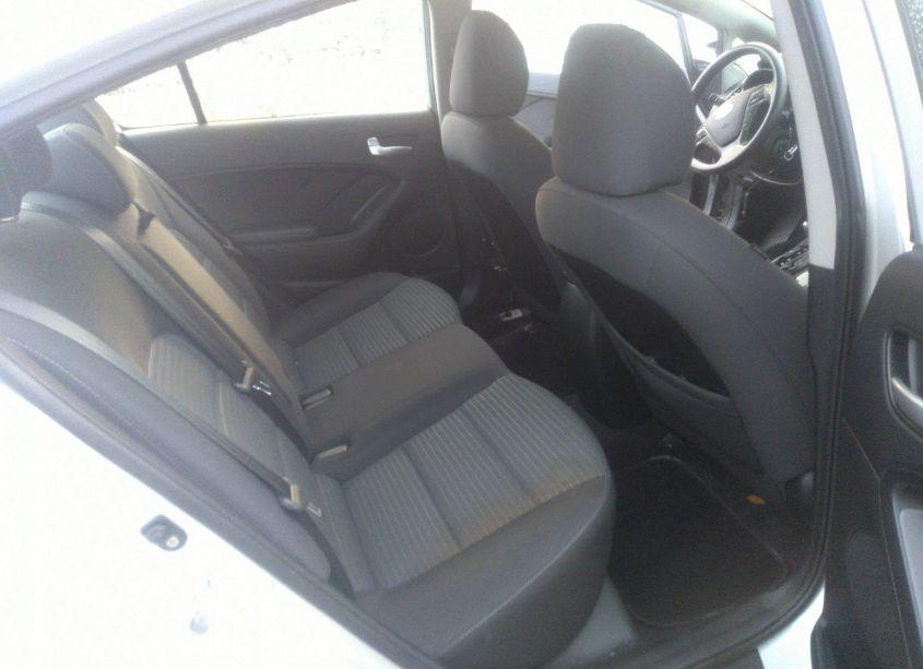 Photo 8 of 2017 Kia Forte LX (VIN 3KPFL4A73HE132337)