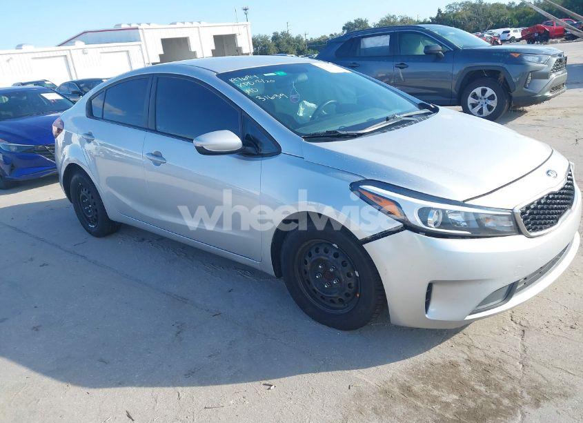 2018 Kia Forte LX (VIN 3KPFL4A73JE197694) main photo