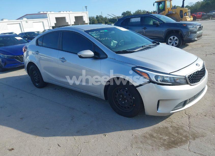 Photo 13 of 2018 Kia Forte LX (VIN 3KPFL4A73JE197694)