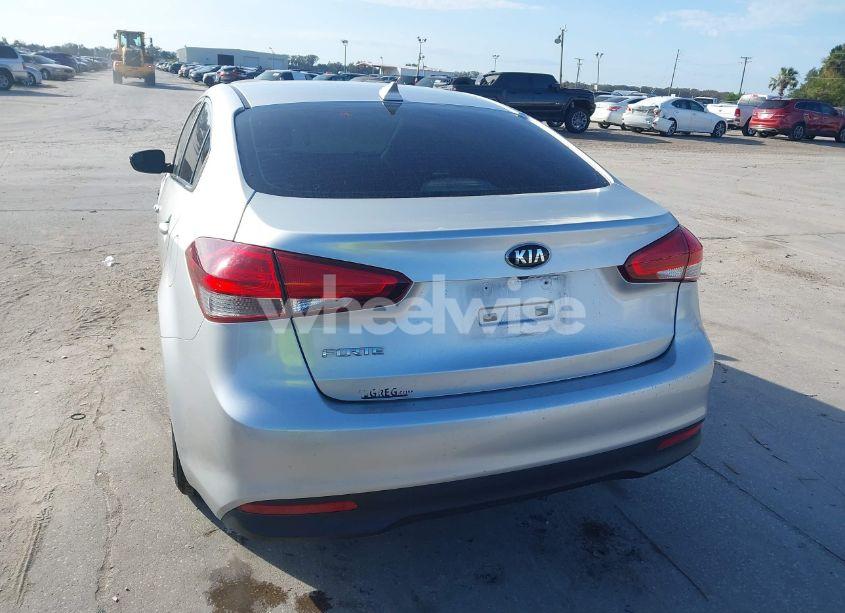 Photo 16 of 2018 Kia Forte LX (VIN 3KPFL4A73JE197694)