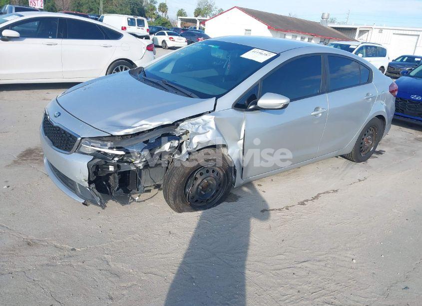 Photo 2 of 2018 Kia Forte LX (VIN 3KPFL4A73JE197694)
