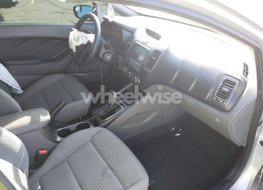 Photo 5 of 2018 Kia Forte LX (VIN 3KPFL4A73JE197694)