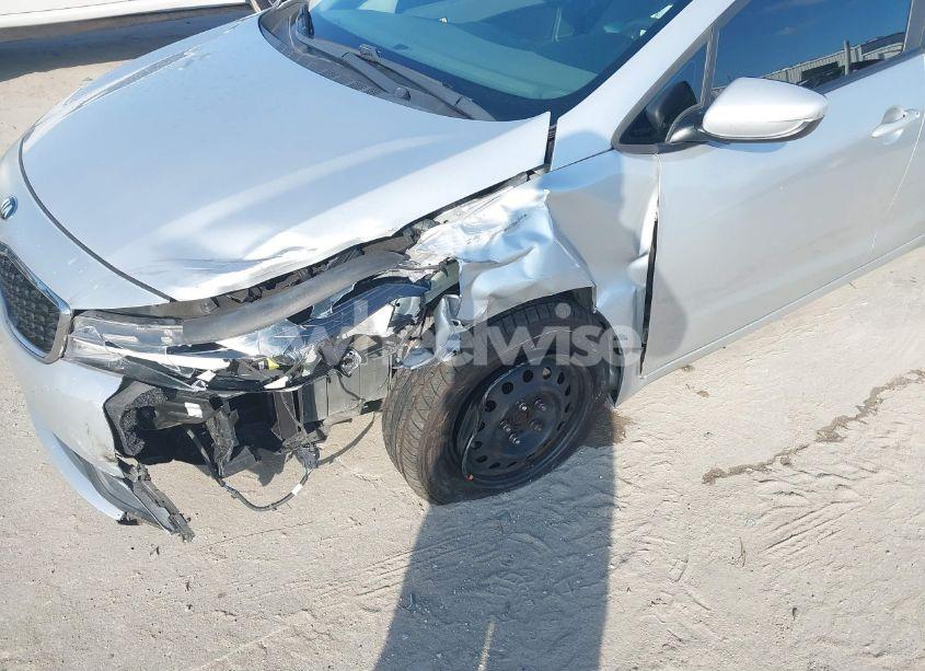 Photo 6 of 2018 Kia Forte LX (VIN 3KPFL4A73JE197694)