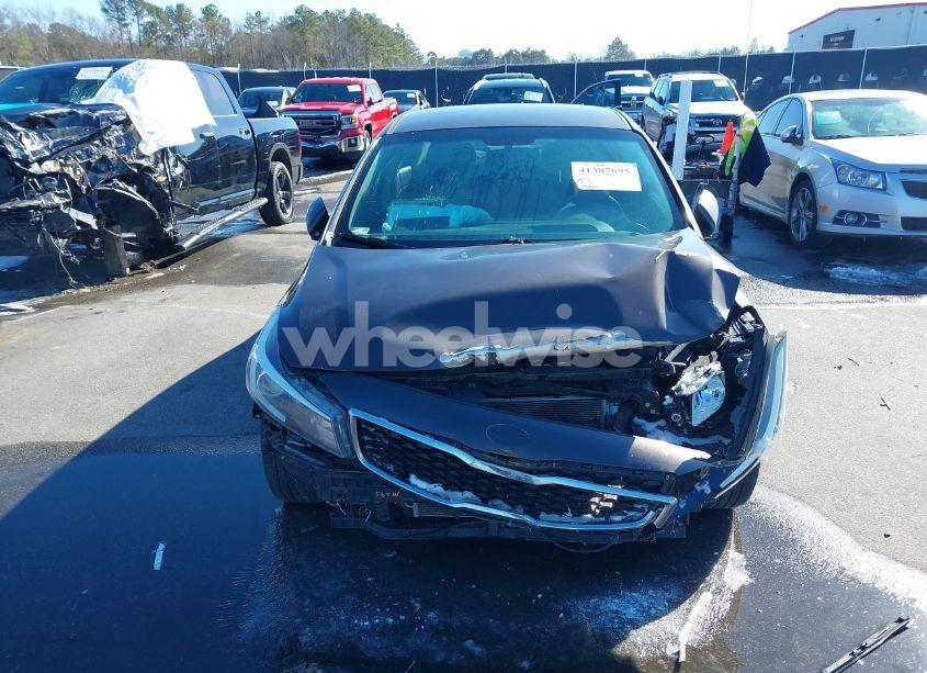 Photo 13 of 2018 Kia Forte LX (VIN 3KPFL4A73JE201050)