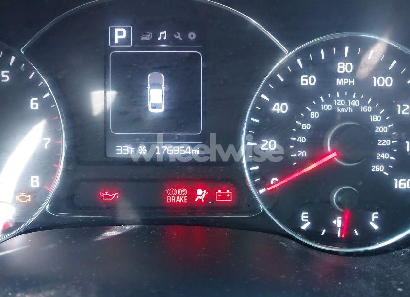 Photo 16 of 2018 Kia Forte LX (VIN 3KPFL4A73JE201050)