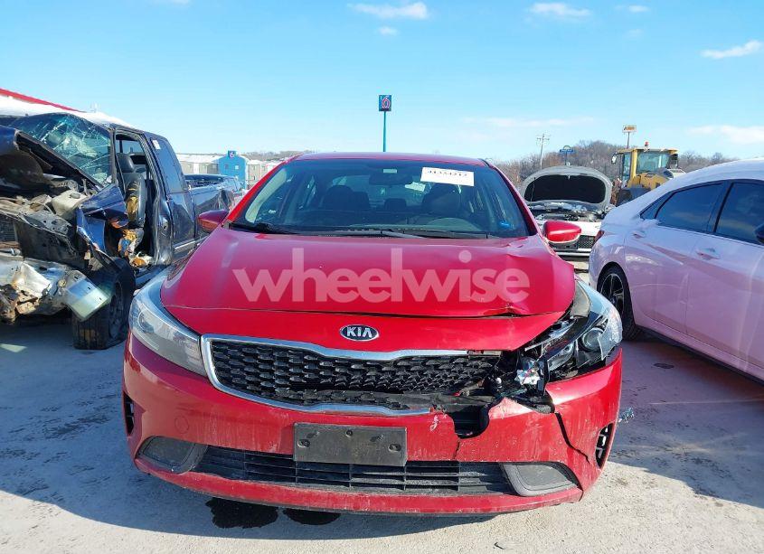 Photo 12 of 2018 Kia Forte S (VIN 3KPFL4A73JE210976)