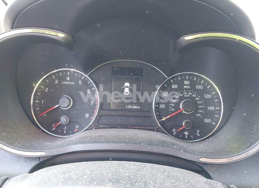 Photo 7 of 2018 Kia Forte S (VIN 3KPFL4A73JE210976)