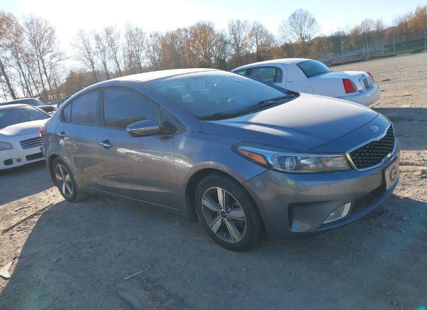 2018 Kia Forte S (VIN 3KPFL4A73JE241385) main photo