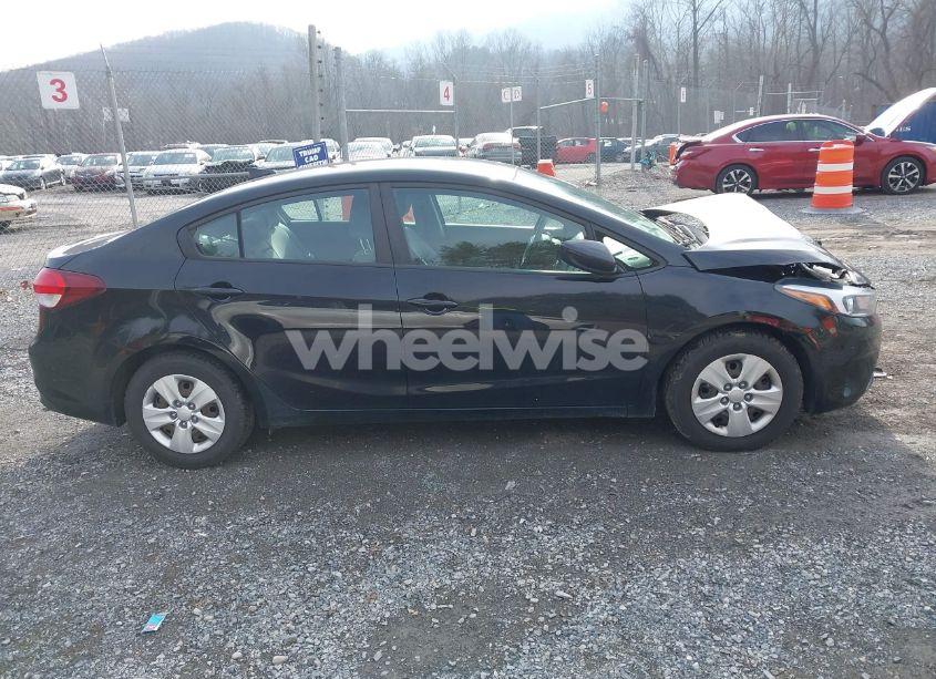 Photo 13 of 2018 Kia Forte LX (VIN 3KPFL4A73JE277982)