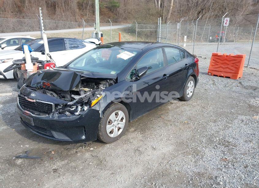 Photo 2 of 2018 Kia Forte LX (VIN 3KPFL4A73JE277982)