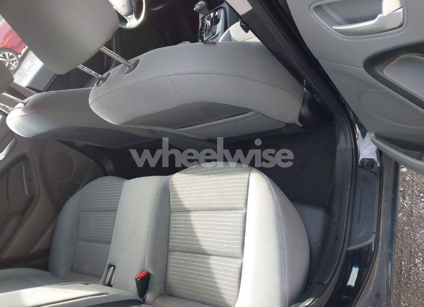 Photo 8 of 2018 Kia Forte LX (VIN 3KPFL4A73JE277982)