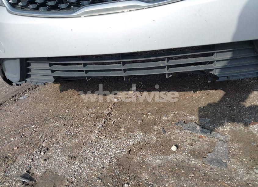 Photo 12 of 2017 Kia Forte LX (VIN 3KPFL4A74HE021974)