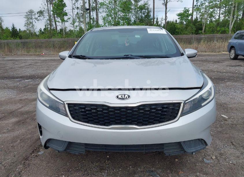 Photo 13 of 2017 Kia Forte LX (VIN 3KPFL4A74HE021974)