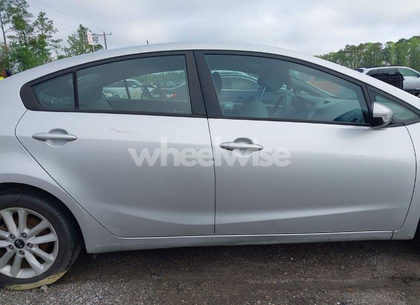 Photo 14 of 2017 Kia Forte LX (VIN 3KPFL4A74HE021974)