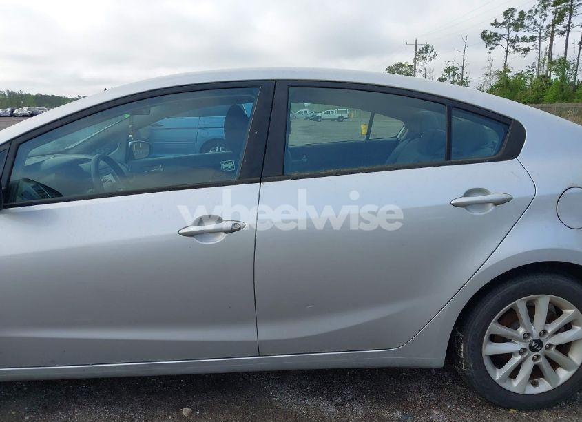 Photo 15 of 2017 Kia Forte LX (VIN 3KPFL4A74HE021974)