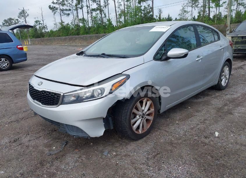 Photo 2 of 2017 Kia Forte LX (VIN 3KPFL4A74HE021974)