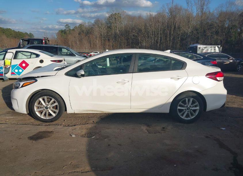 Photo 14 of 2017 Kia Forte LX (VIN 3KPFL4A74HE071600)