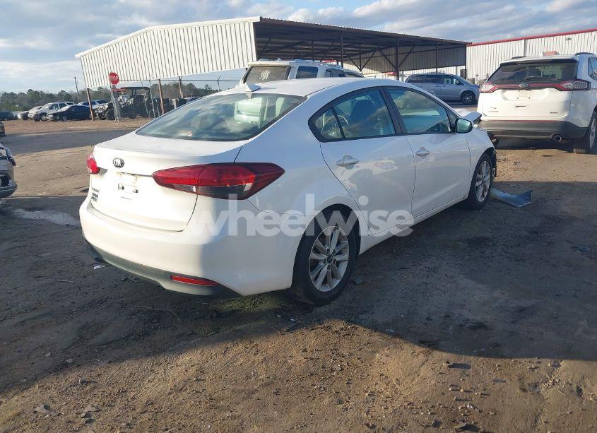 Photo 4 of 2017 Kia Forte LX (VIN 3KPFL4A74HE071600)